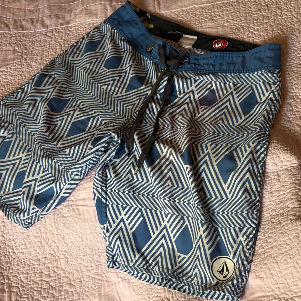Volcom Men’s Navy and White Geometric Swim Board Shorts